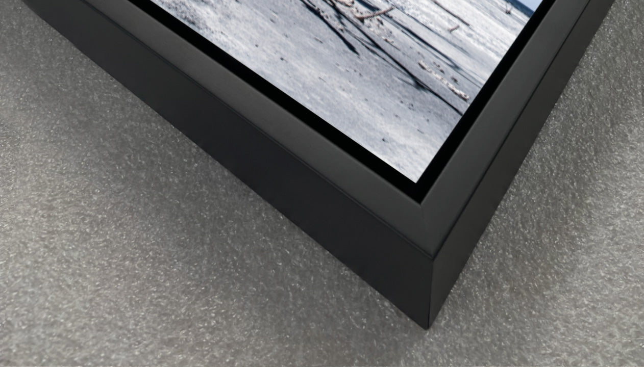 Black float frame corner detail image